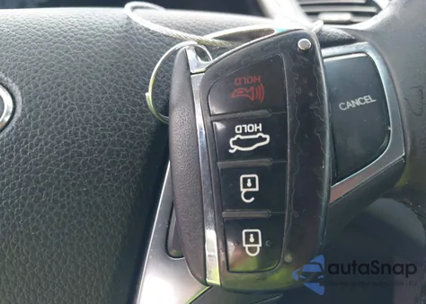 2016 Hyundai Azera z USA, uszkodzony, nr VIN KMHFG4JG3GA501330